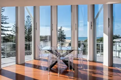 Image de Amazing Currimundi Lakefront Ocean Penthouse