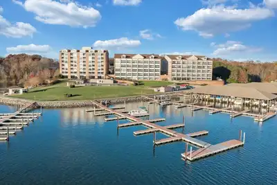 Image de #113 Pointe - 1 Bedroom Lakefront Condo at Mariners Sml