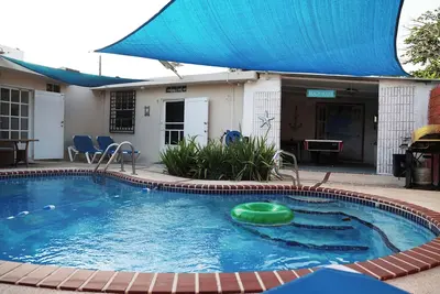 Image de Cozy Corner w/ Private Pool, Pool Table, A/C, Wi-Fi, Laundry & Parking