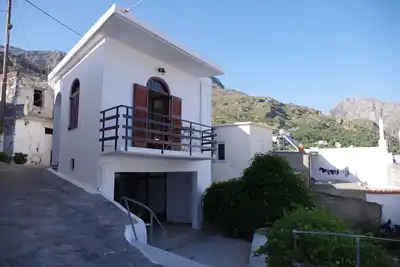 Image de Charming and stylish Greek village house, just 10 mins from the beach
