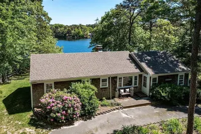 Image de Crystal Lake Waterfront Cottage