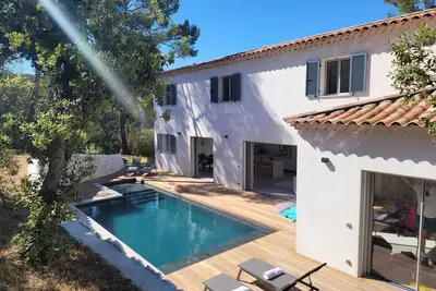 Image de Villa neuve au Brusc - Six Fours les Plages - piscine, 8 personnes, 5 chambres