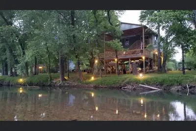 Image de Mama Bears Cozy Creekside Cabin at Up The Creek