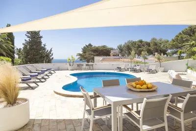 Image de Luxurious 4 bedroom villa with heated pool and beautiful ocean view in Salema