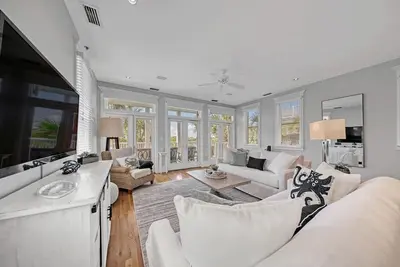 Image de Retreat by the Sea at Carillon Beach