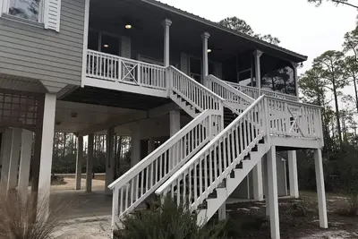 Image de Tide Creek Lookout- Entire Home- 3 Bedrooms, 6 Beds