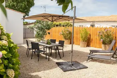 Image de Villa 2 à 4 personnes 2 min de la plage et commerces, très calme.