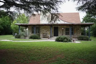 Image de Dos Pinos Riverside Cottage near Dt Kerrville