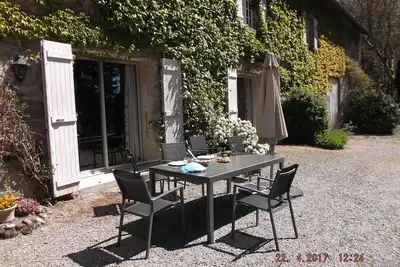 Image de Extensive Family Property 19 th in the Countryside With Heated Pool