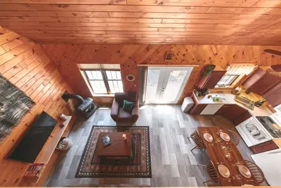 Image de Moose Lodge - scenic Adirondack cabin escape + lake access