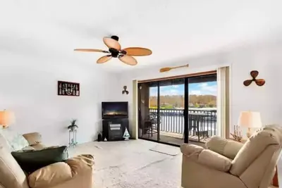 Image de Fantastic Water View From Deck