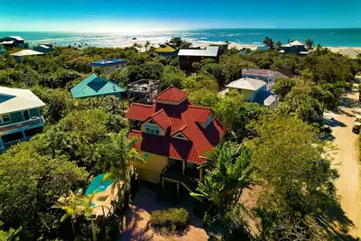 The Salty Conch - Luxury Just Steps To The Beach with Private Pool