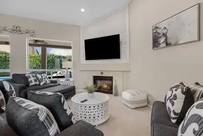 Image de Amazing Home in Great Location w/Backyard Oasis!