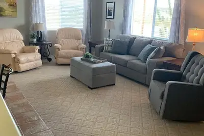Image de Rare-4 Bedroom House, Meadview, Grand Canyon West, Skywalk, Lake Mead