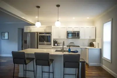 Image de 3-bdrm home, walking distance to everything!