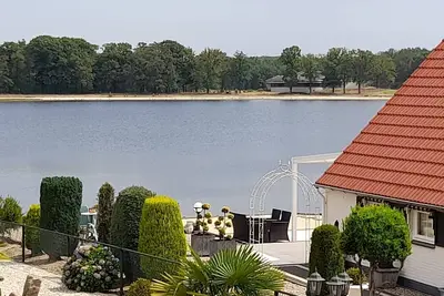 Image de Detached vacation home by the lake near Roermond - Netherlands