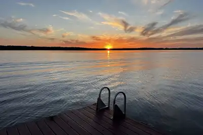 Image de Lakefront On Kentucky Lake: Sleeps up to 12! 3 King Beds + Bunk Room