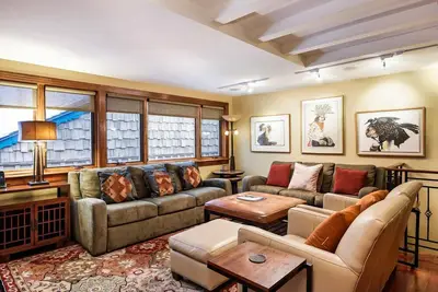 Image de Fasching Haus Unit 9 | Deluxe Condo w/ A/C in the living area, 2 Blocks to Downtown Aspen
