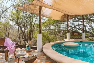 Image de New Ruins: Off Grid Paradise. 3 Eco Houses & Pool.