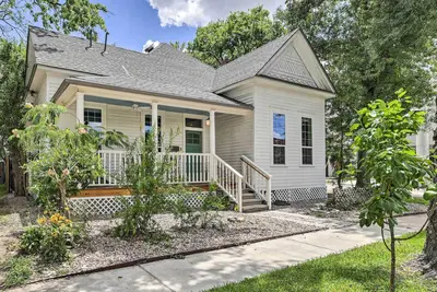 Image de Historic Houston Bungalow ~ 2 Mi to Downtown!