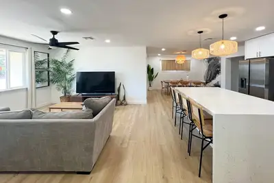 2400 sq ft home with pool near Old Town Scottsdale