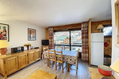 Image de 2 pièces ** - 5 couchages - Centre station -Parking - Wifi