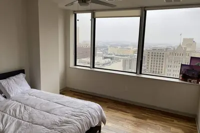 Image de Center of Downtown Dallas Highrise 2 bedroom