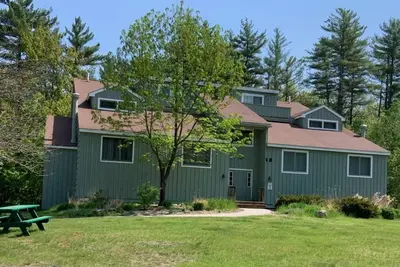 Image de Christmas dates available