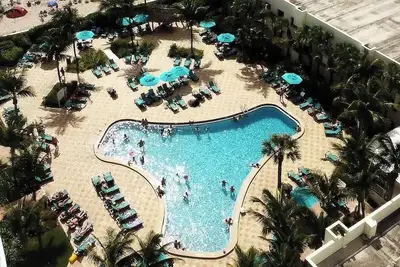 Image de Apt w/2 Queen Beds and Canal View at Tides