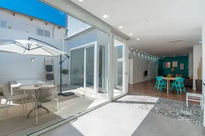 Image de Bel appartement pour 2 personnes avec Wifi, climatisation, Tv et patio