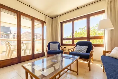Confortable appartement pour 6 personnes avec Wifi, Tv, balcon et parking