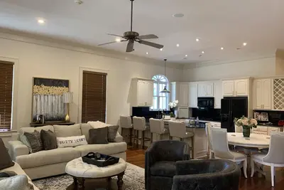 Image de Stay like a Local! Historic district