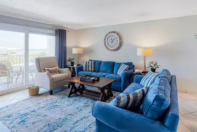 Image de Condo in oceanfront complex w/pools, private beach access, and balcony