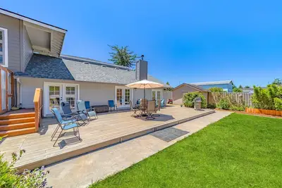 Image de Dreamy NorCal home with large backyard, fast WiFi, deck & grill - ideal location