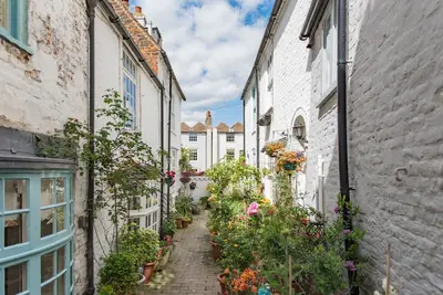 Image de A delightful cottage in the heart of the historic conservation area of Deal