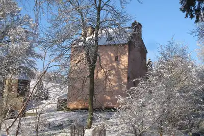 Image de A glorious historic 15th century Tower, with modern luxuries added. . .