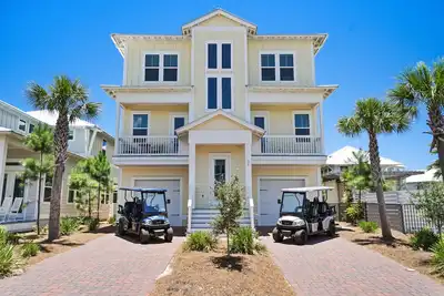 Image de Prominence Sand Dollar Manor - Slps 18, 2 Golf Carts, Beach, Right Next to Pool