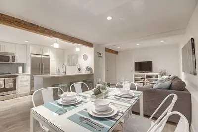 Image de Upscale Comfort on The Drive with Ac (Family-Friendly & Business Travel Ready)