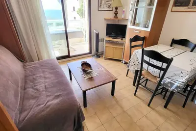 Image de T2 avec parking, piscine, tennis - 200m plages et commerces