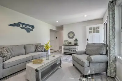 Image de Apex Home ~ 15 Mi to Downtown Raleigh!