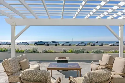 Image de Ocean Views, Across The Street From Beach, Patio
