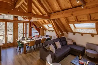 Image de Chalet 6 pièces pour 12 personnes avec parking et animaux admis