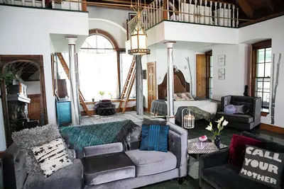 Image de Grafton Stone House- Mountain Top Rehabbed Historic Church Into Perfect Getaway