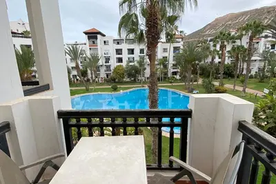 Image de Pool view apartment in Marina