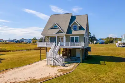 Image de The Baywatch Bungalow in Captain's Cove - just 20 min. to Chincoteague Island!