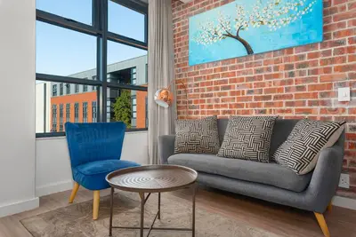 Image de Sleek 2 Bedroom Matrix Apartment