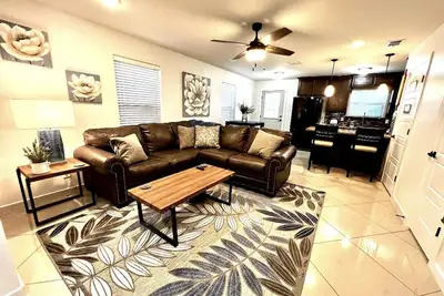Image de Cozy Condo close to airport and shopping