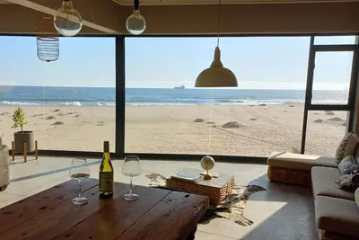 Image de Beachfront Villa, right on the beach