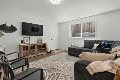 Image de Livingston Way | Family-Friendly Retreat | 55\" Tv!