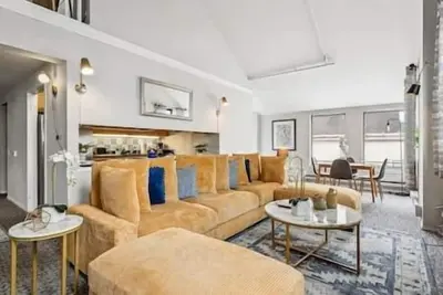 Image de Sleep 25 - Huge Downtown Vintage Lofts